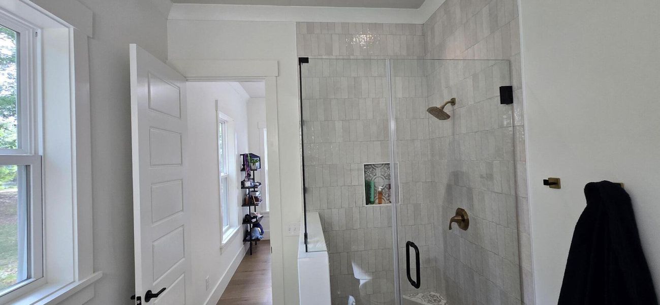 Furnished interior view inside a new home in , Seabrook (Image 16).