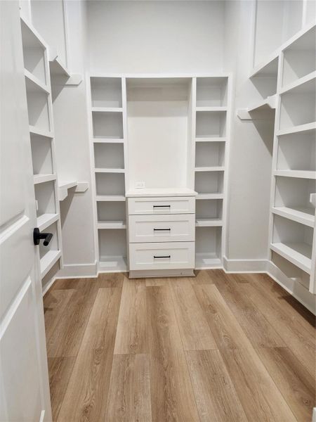 Spacious, unfurnished interior of a new home in , Houston (Image 19).