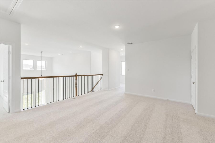 Spacious, unfurnished interior of a new home in Stone Creek Ranch, Hockley (Image 37).