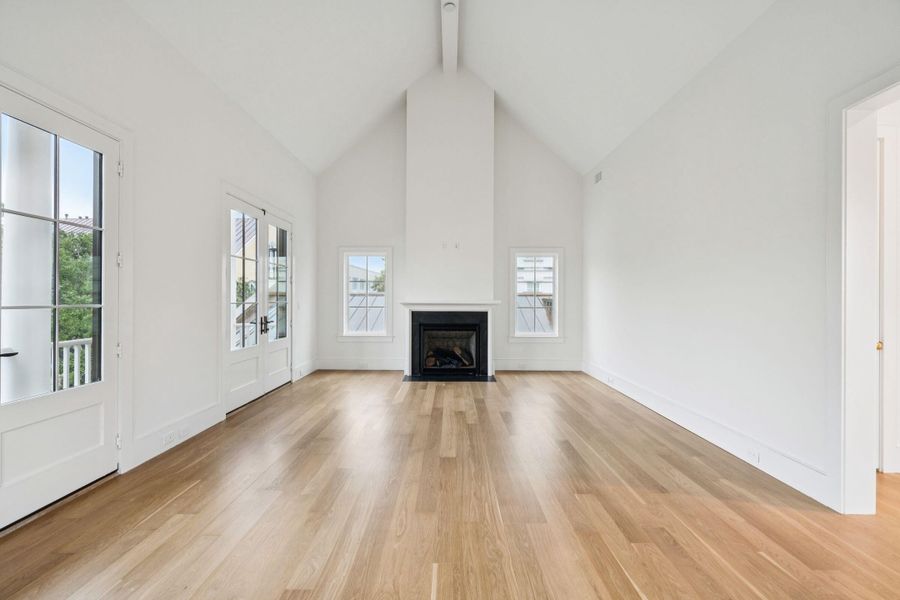 Spacious, unfurnished interior of a new home in , Charleston (Image 58).