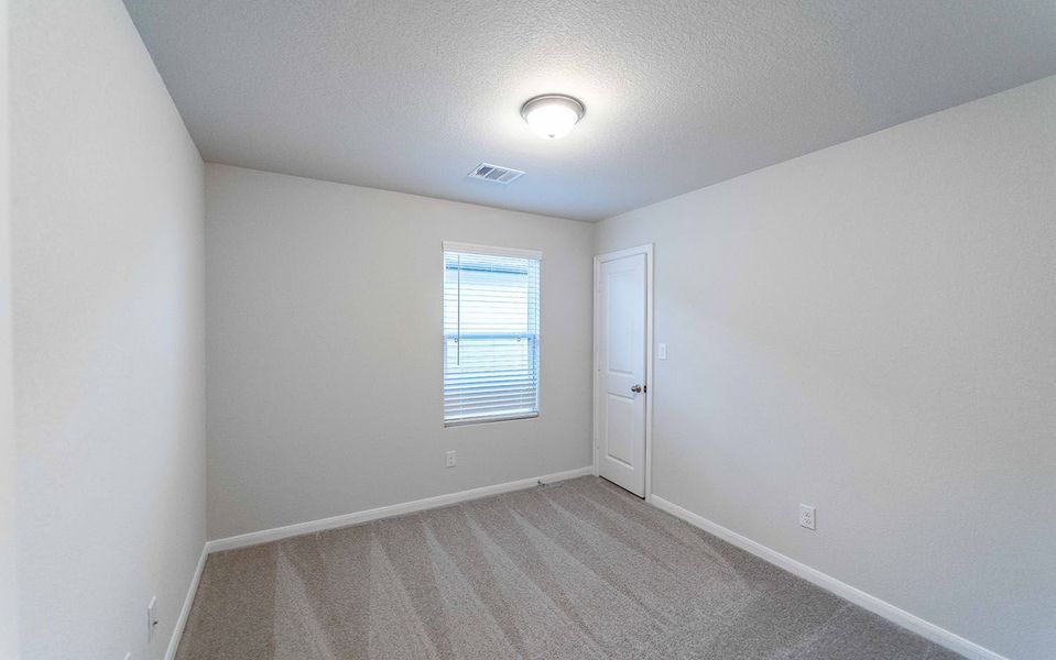 Spacious, unfurnished interior of a new home in Sunset Oaks, Maxwell (Image 14).