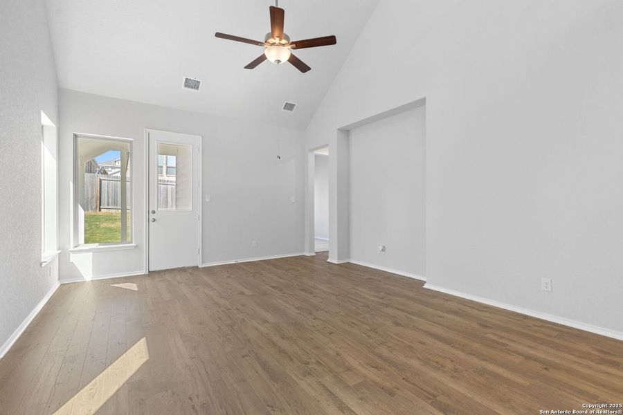 Spacious, unfurnished interior of a new home in Ladera, San Antonio (Image 18). Spacious, unfurnished interior of a new home in Ladera, San Antonio (Image 18).