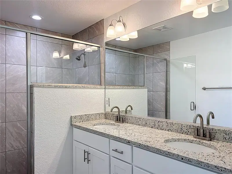 Image 38 of a home in .