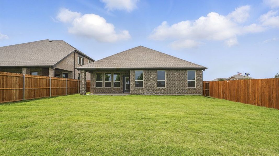 Representative exterior photo of a completed home built from the Durango by D.R. Horton in Madera, Royse City, TX (Image 25). Representative exterior photo of a completed home built from the Durango by D.R. Horton in Madera, Royse City, TX (Image 25).