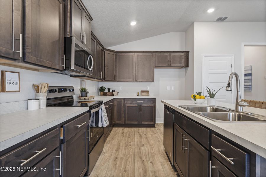 Furnished interior view inside a new home in Summerglen, Jacksonville (Image 15).