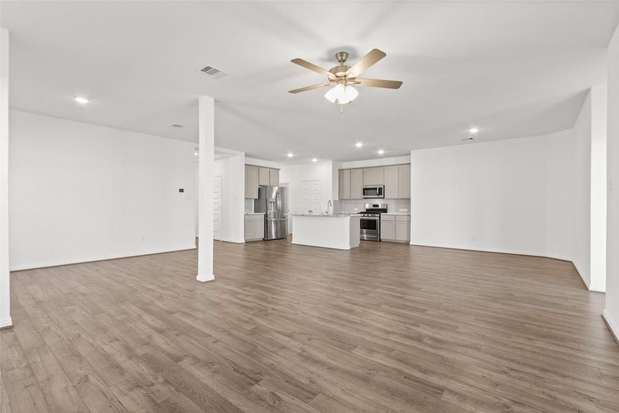 Spacious, unfurnished interior of a new home in Oakwood Estates, Waller (Image 13). Spacious, unfurnished interior of a new home in Oakwood Estates, Waller (Image 13).