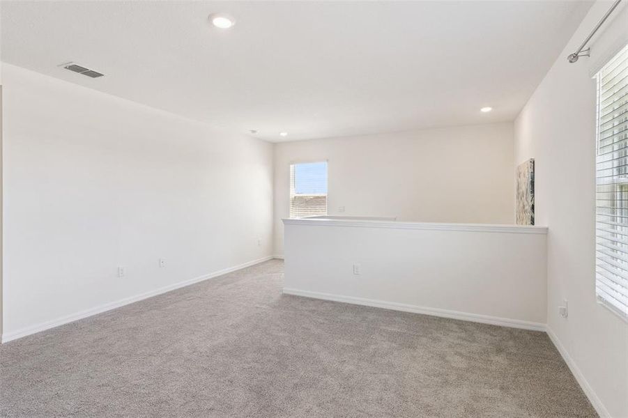 Spacious, unfurnished interior of a new home in Harmony at Lake Eloise, Winter Haven (Image 21).