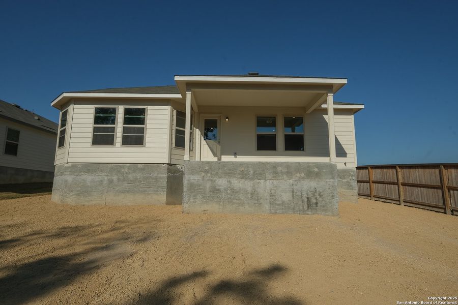 Exterior details and patio area of a home in Cinco Lakes, San Antonio (Image 19). Exterior details and patio area of a home in Cinco Lakes, San Antonio (Image 19).