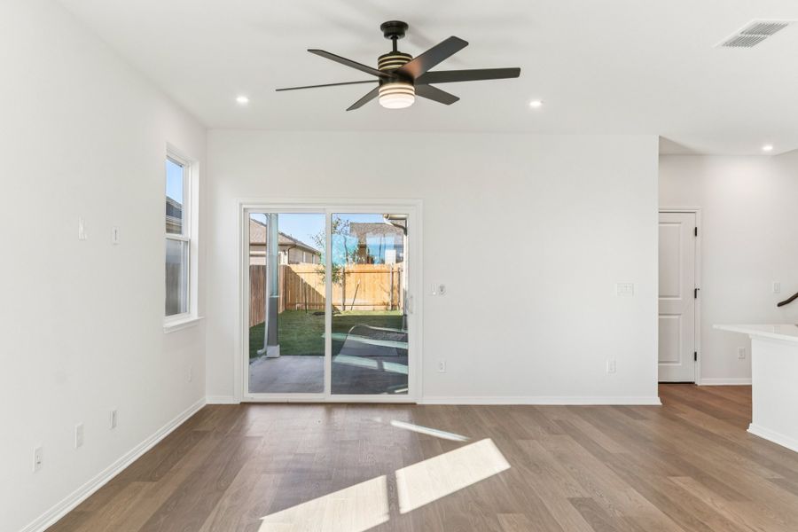 Spacious, unfurnished interior of a new home in Porter Country, Buda (Image 20). Spacious, unfurnished interior of a new home in Porter Country, Buda (Image 20).