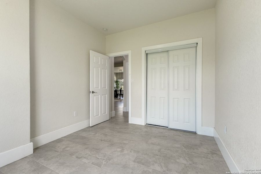 Spacious, unfurnished interior of a new home in , Atascosa (Image 21).