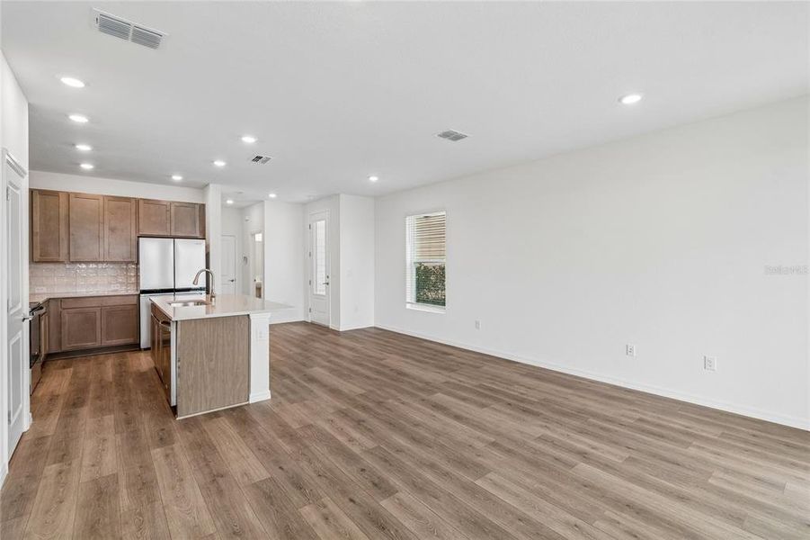 Spacious, unfurnished interior of a new home in Waterset Townhomes, Apollo Beach (Image 20). Spacious, unfurnished interior of a new home in Waterset Townhomes, Apollo Beach (Image 20).