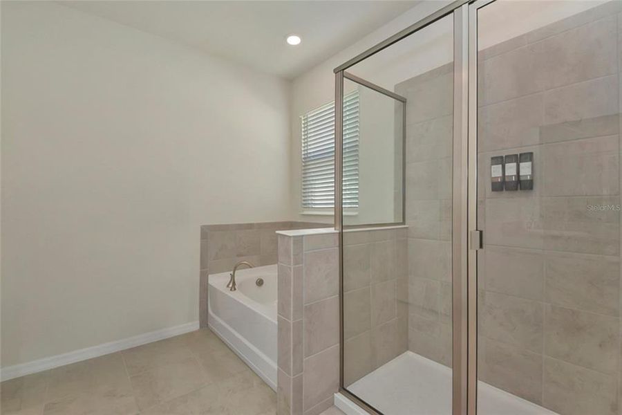 Furnished interior view inside a new home in Coddington, Bradenton (Image 37).