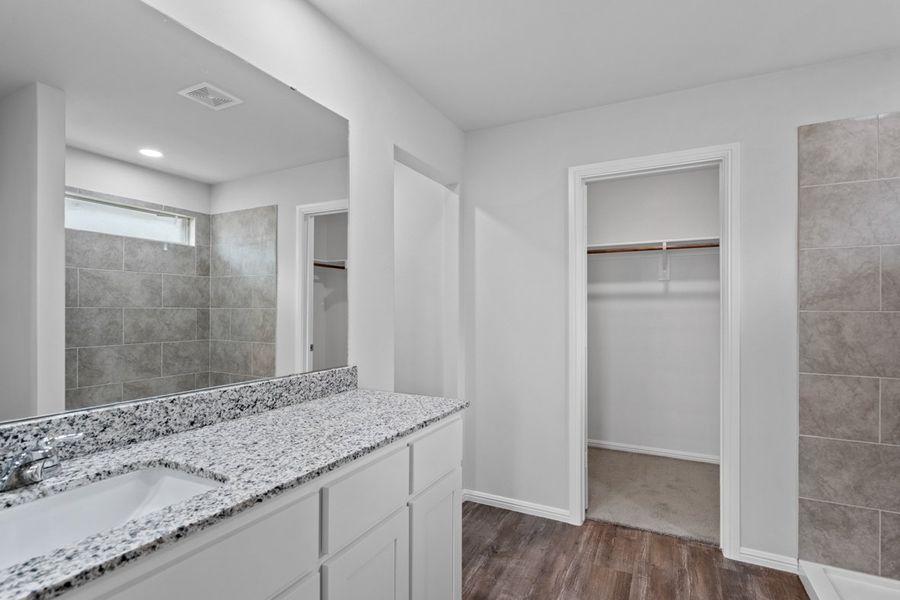 Representative furnished interior of a home built from the TAYLOR by D.R. Horton in Faculty Row, Abilene (Image 18).
