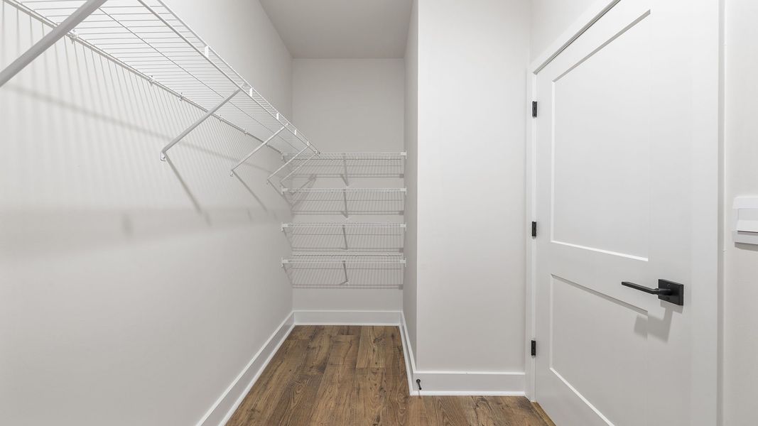 Spacious, unfurnished interior of a new home in Cottonwood Ridge, Piedmont (Image 28).