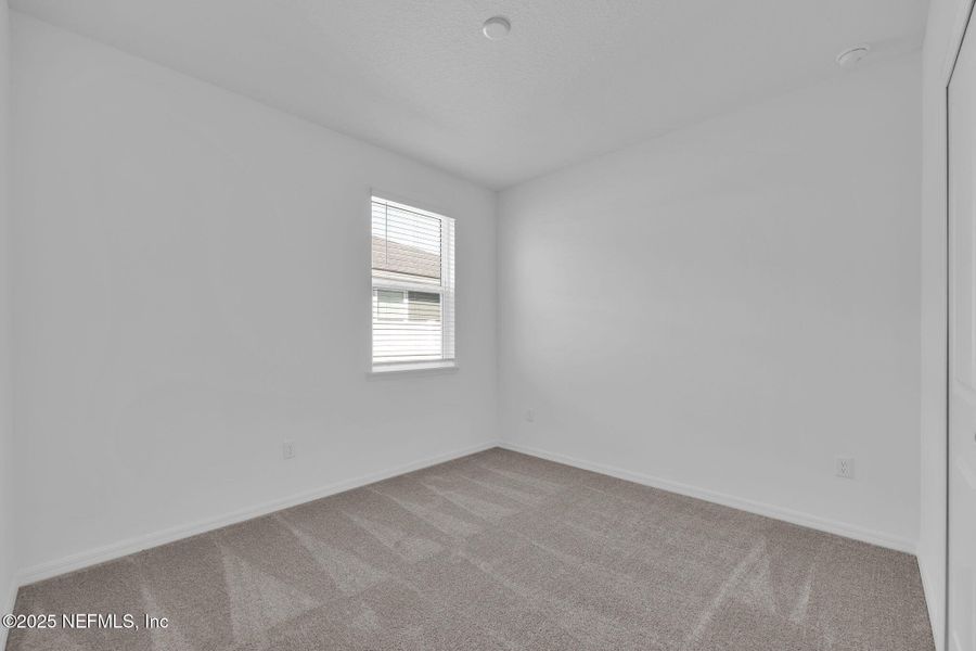 Spacious, unfurnished interior of a new home in Bradley Creek, Green Cove Springs (Image 20).
