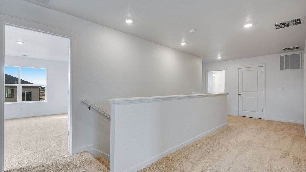 Spacious, unfurnished interior of a new home in Silver Peaks, Lochbuie (Image 22). Spacious, unfurnished interior of a new home in Silver Peaks, Lochbuie (Image 22).