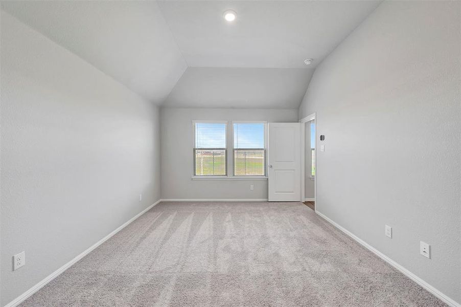Spacious, unfurnished interior of a new home in Lane Ranch, Sanger (Image 30).
