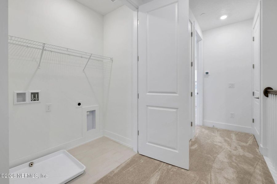 Spacious, unfurnished interior of a new home in , Jacksonville Beach (Image 28).