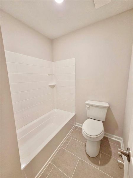 Spacious, unfurnished interior of a new home in , Waleska (Image 9).