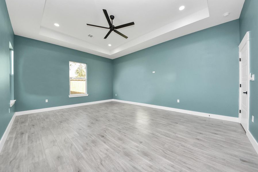 Spacious, unfurnished interior of a new home in , Pasadena (Image 42).