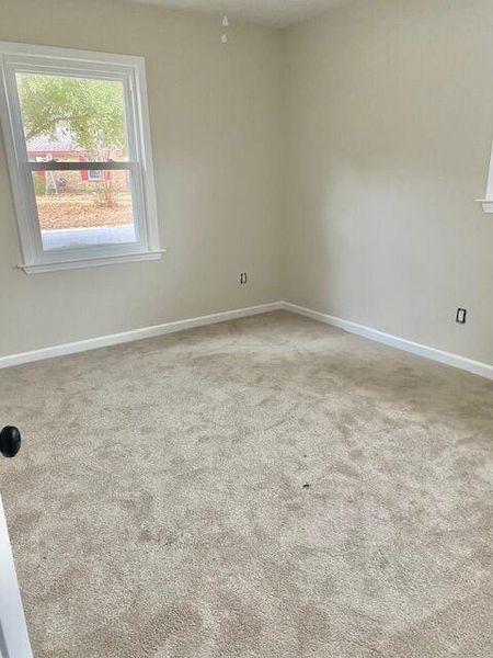 Spacious, unfurnished interior of a new home in , Goose Creek (Image 4).