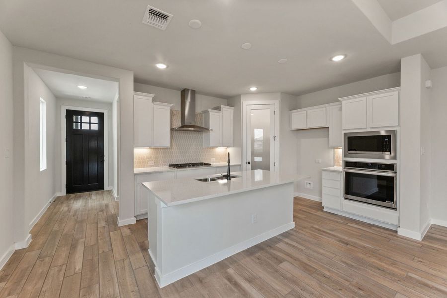 Representative furnished interior of a home built from the Pecos by Hakes Brothers in Veranda Designer, San Antonio (Image 6).