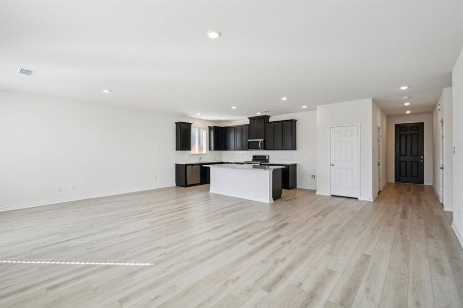 Spacious, unfurnished interior of a new home in Heartland Signature, Crandall (Image 22).