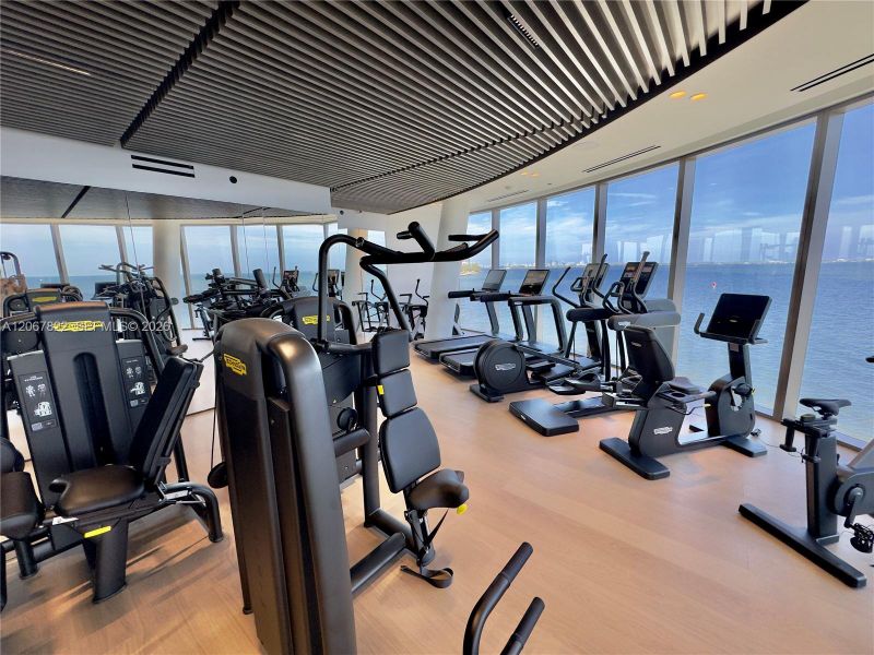 Community amenities in , Miami (Image 40).