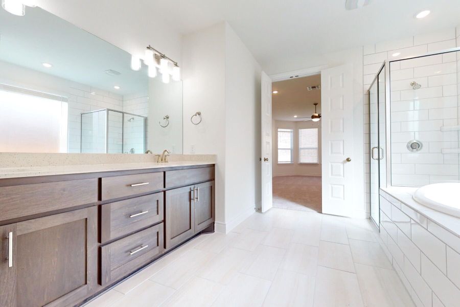 Owner's Bathroom Owner's Bathroom