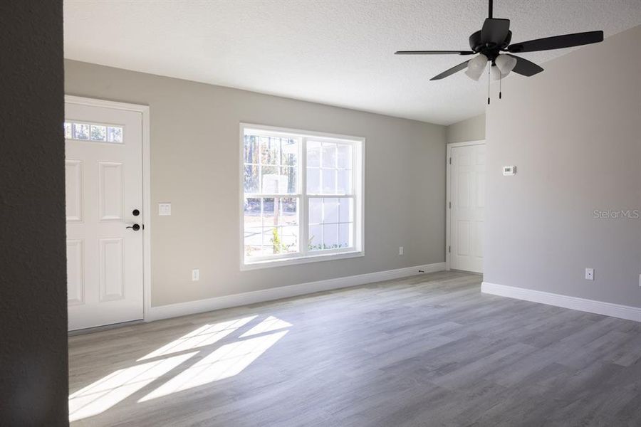 Spacious, unfurnished interior of a new home in , Citrus Springs (Image 23).