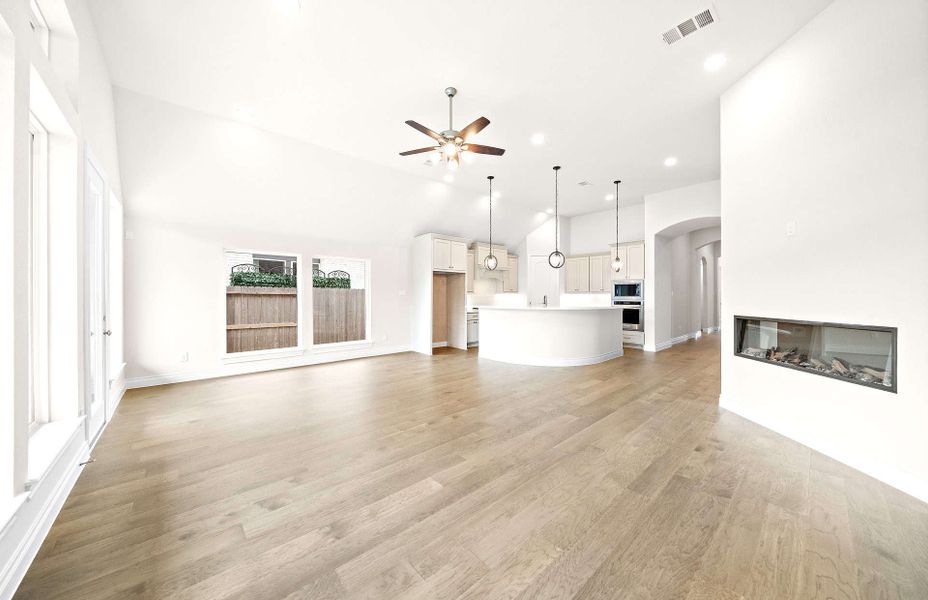Representative unfurnished interior of a home built from the 2406 by Ravenna Homes in The Highlands 55′, Porter (Image 32).