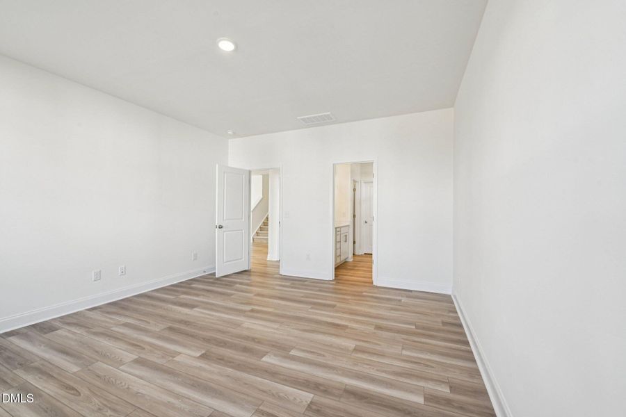 17-web-or-mls-Hipwood Dr-S2901-017