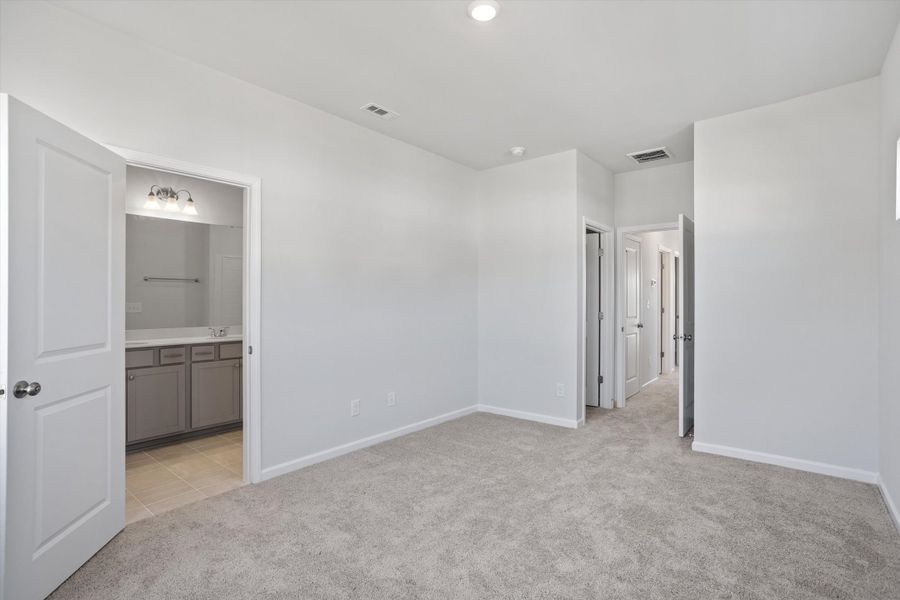 Spacious, unfurnished interior of a new home in Renaissance at White Oak, Garner (Image 21).