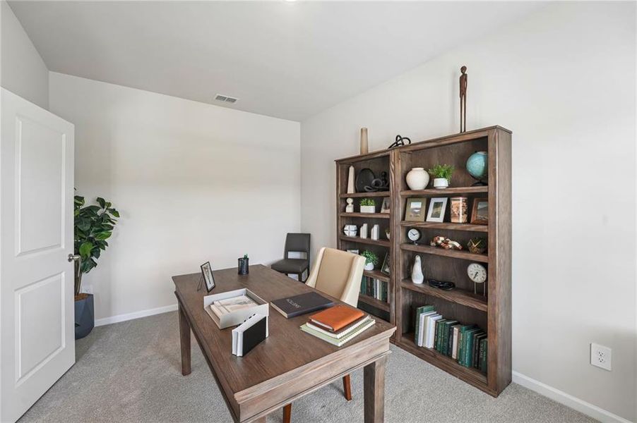 Furnished interior view inside a new home in Ivey Township, Dallas (Image 34).