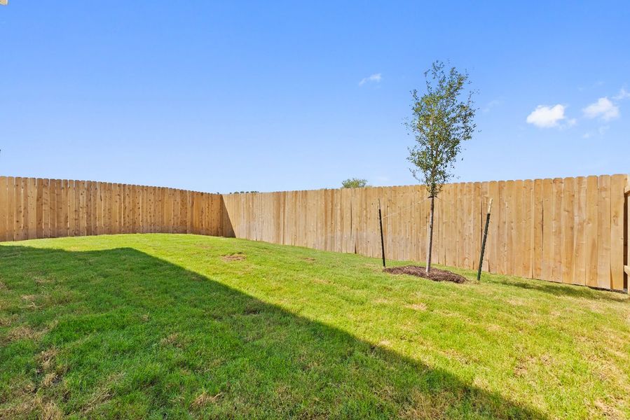 Exterior details and patio area of a home in Porter Country, Buda (Image 23).