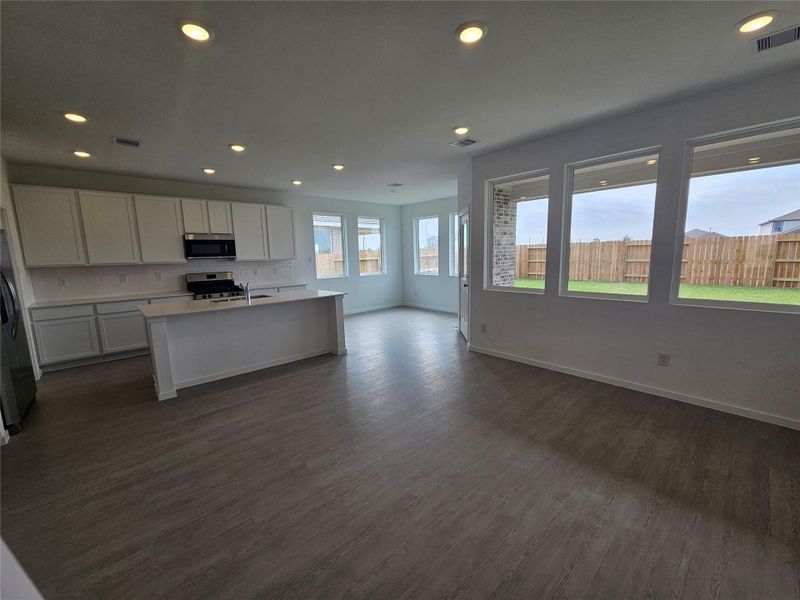 *Not actual home, picture is the same floor plan*