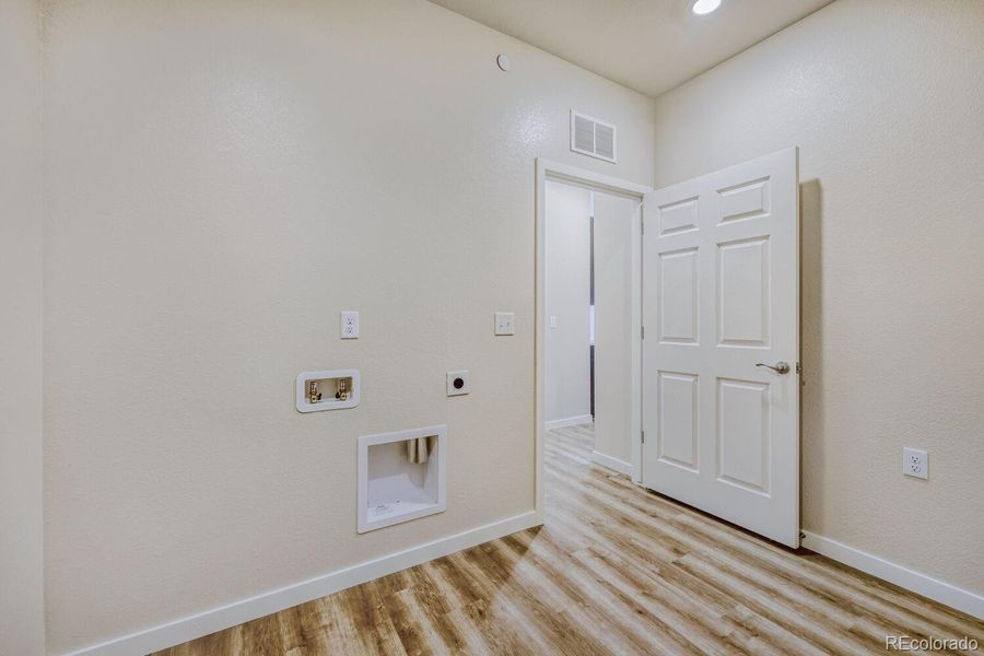 Spacious, unfurnished interior of a new home in Knolls, Westminster (Image 27).