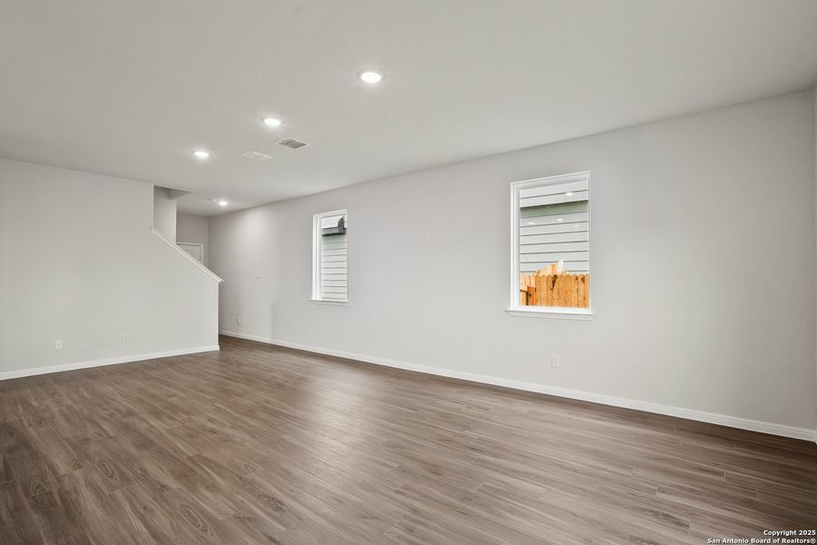 Spacious, unfurnished interior of a new home in Melissa Ranch, San Antonio (Image 14).