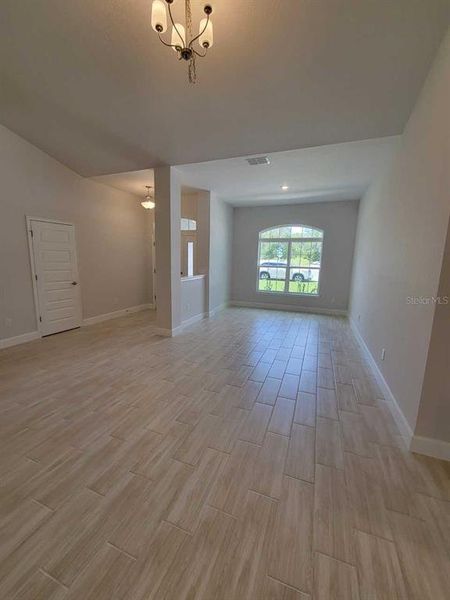 Spacious, unfurnished interior of a new home in , Ocala (Image 20).
