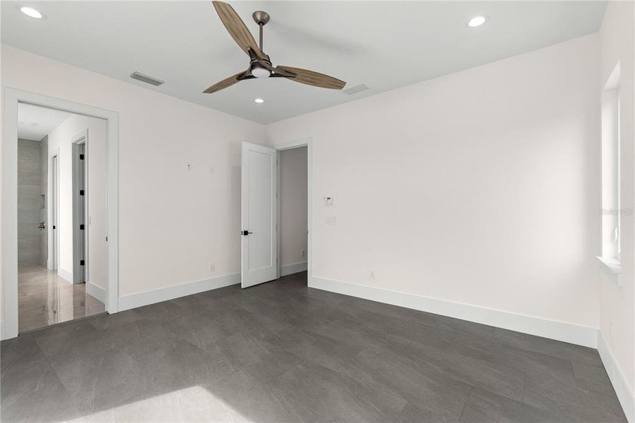 Spacious, unfurnished interior of a new home in , New Smyrna Beach (Image 95).