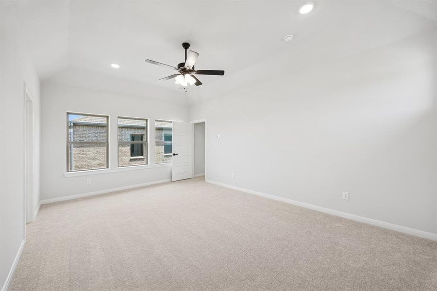 Spacious, unfurnished interior of a new home in Mantua Point Gardens, Van Alstyne (Image 27). Spacious, unfurnished interior of a new home in Mantua Point Gardens, Van Alstyne (Image 27).