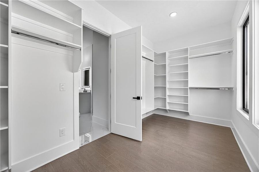 Spacious, unfurnished interior of a new home in , Auburn (Image 31).