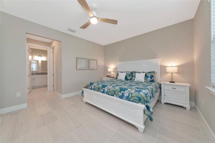 Furnished interior view inside a new home in , Englewood (Image 35).