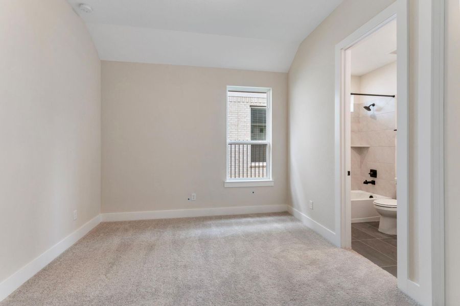 Spacious, unfurnished interior of a new home in , The Woodlands (Image 13).