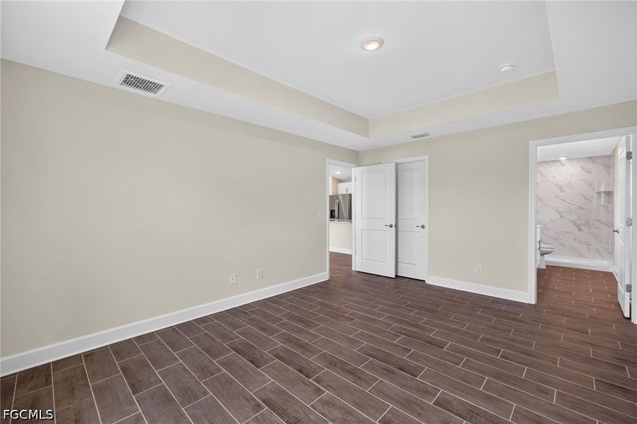 Spacious, unfurnished interior of a new home in Cape Coral, Cape Coral (Image 17).