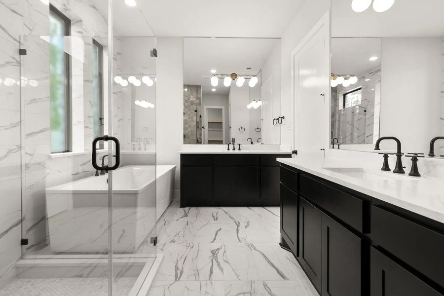 Eastland II F Primary bath