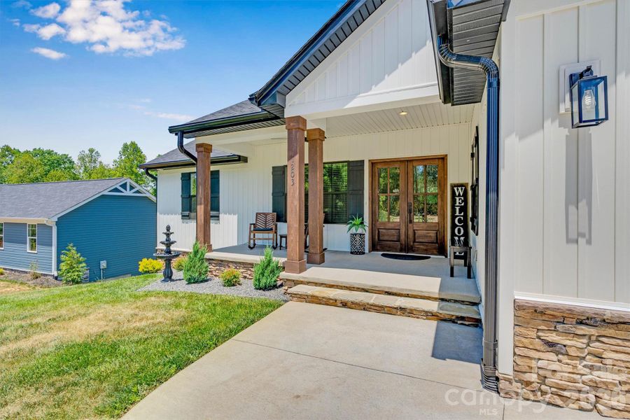 Exterior details and patio area of a home in , Lenoir (Image 28).