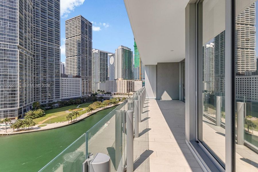 Condo located in Miami, FL showcasing its design and architecture (Image 3).