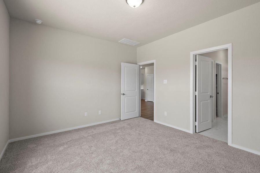 Spacious, unfurnished interior of a new home in Windcress, Cove (Image 26).
