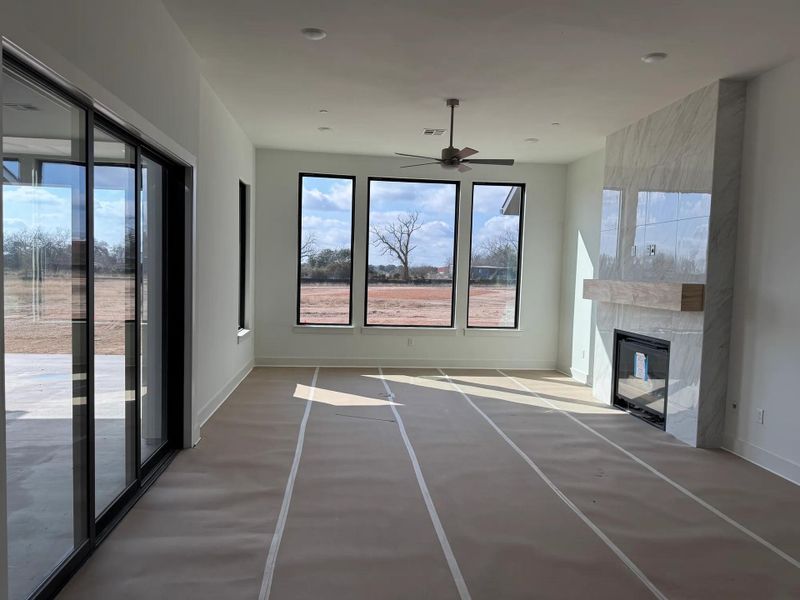 Lynmar II D family room